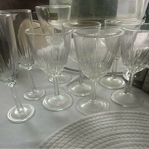 Elegant Clear Glass Wine Goblet Set
